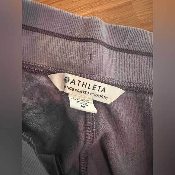 ATHLETA BALANCE PRINTED SHORTS - Picture 2 of 4